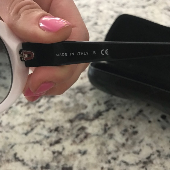 TradedChanel Sunnies 😎 - Picture 5 of 7